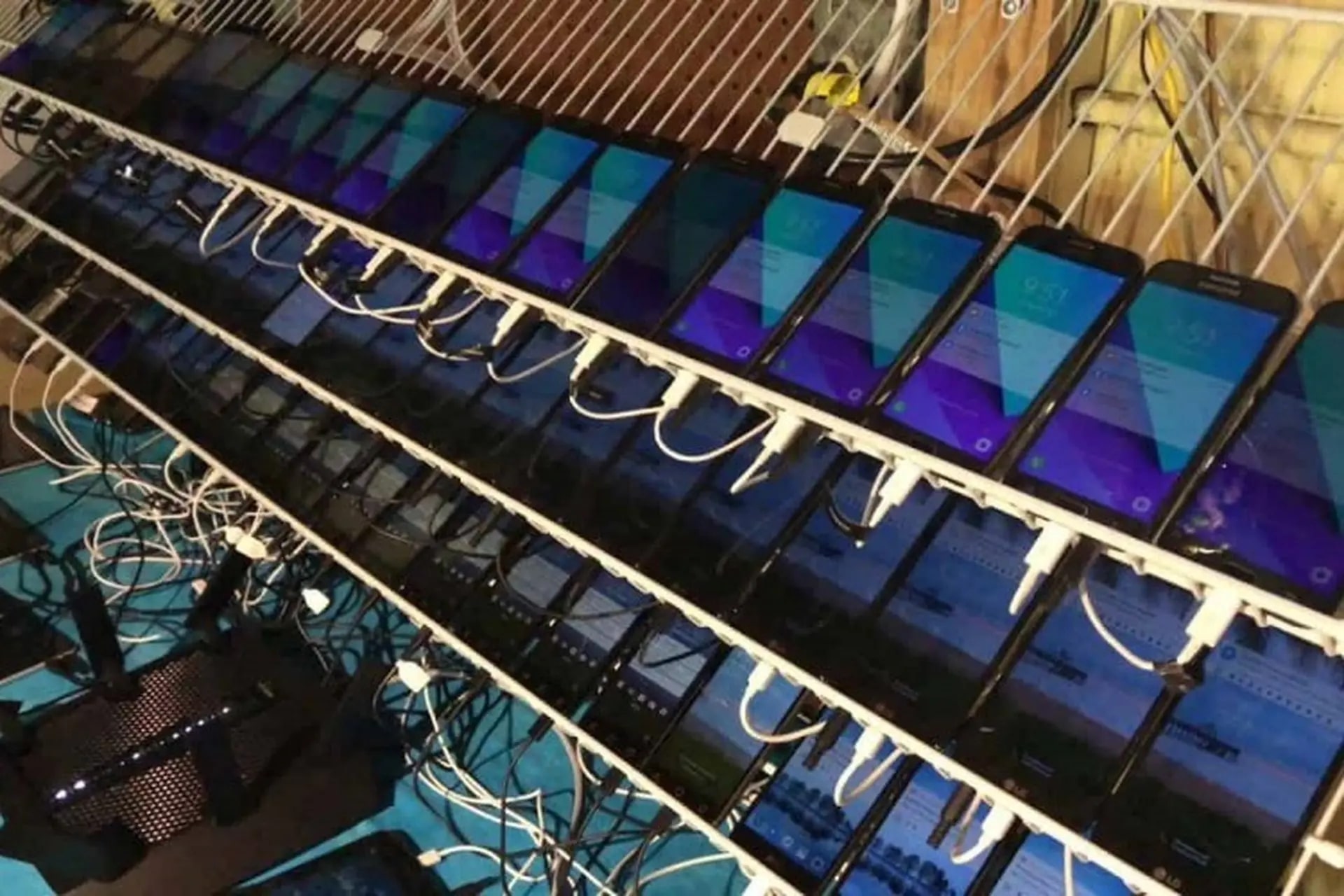 Sử dụng nhiều IP v&agrave; thiết bị để tr&aacute;nh bị nền tảng truy vết