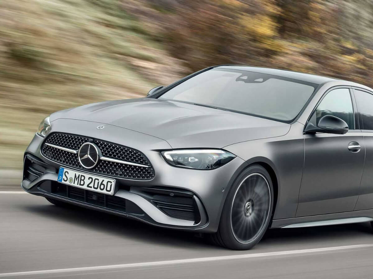Mercedes-Benz định vị bản thân là thương hiệu an toàn và chất lượng hàng đầu