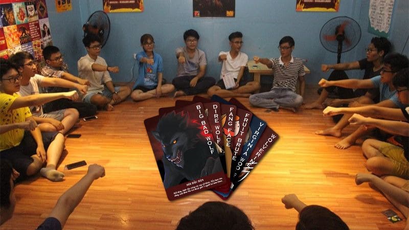Nhóm bạn chơi Ma sói tăng kỹ năng suy luận và thuyết phục trong mini game Tết