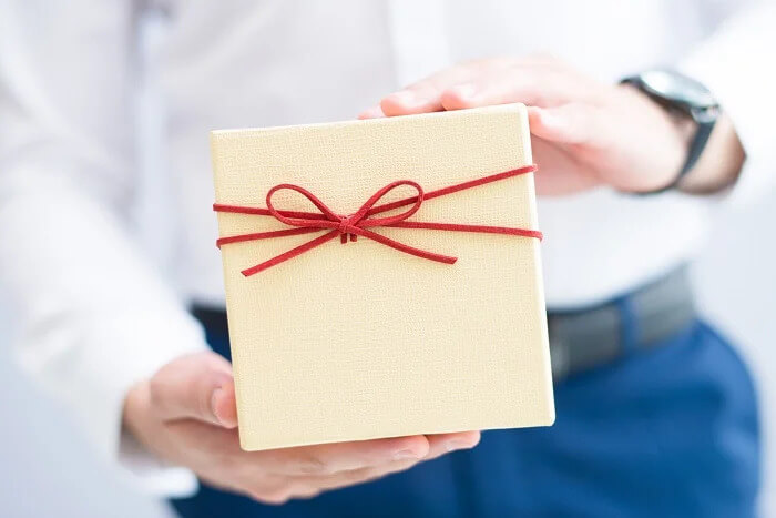 Lưu ý khi chọn quà tặng tri ân khách hàng thân thiết 